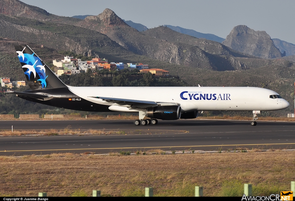 EC-KLD - Boeing 757-236/SF - Cygnus Air
