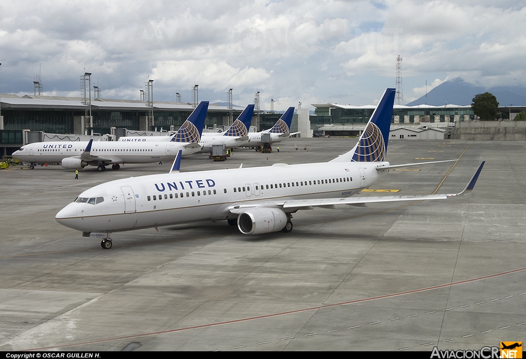 N13248 - Boeing 737-824 - United Airlines