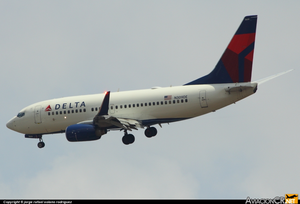 N309DE - Boeing 737-732 - Delta Airlines