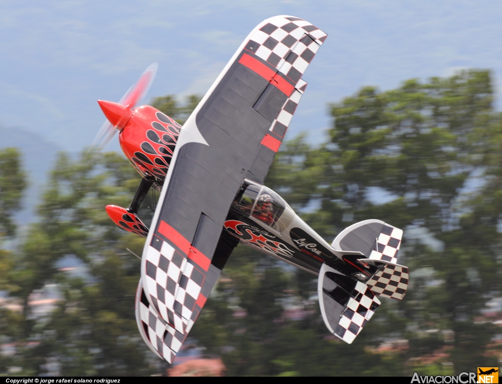 N540SS - Pitts S-2S Special - Privado