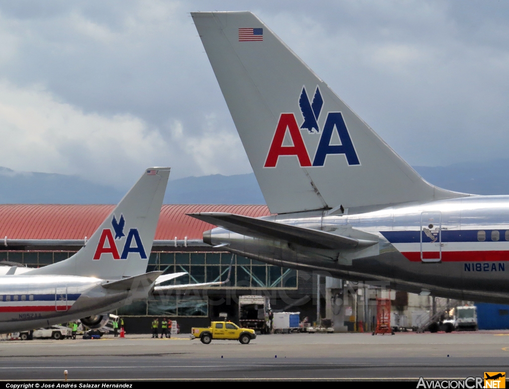 N182AN - Boeing 757-223 - American Airlines