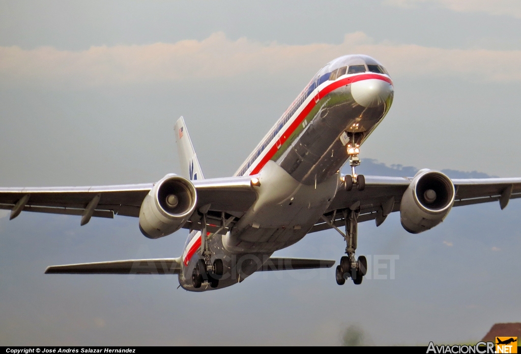 N668AA - Boeing 757-223 - American Airlines