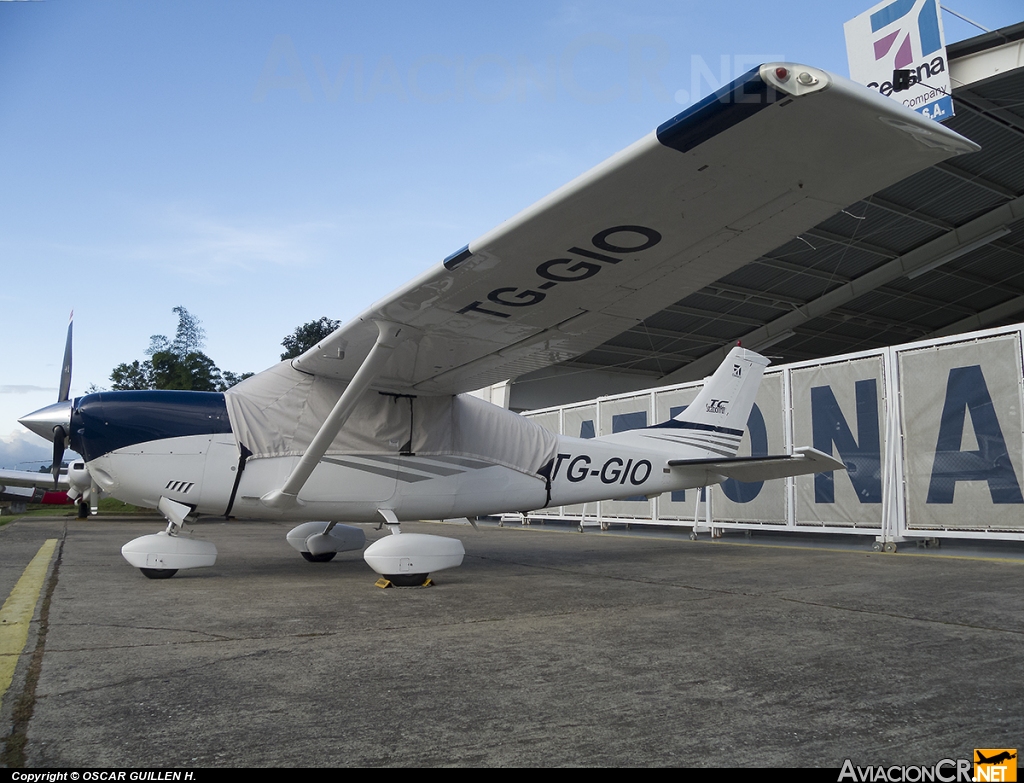 TG-GIO - Cessna T206H Turbo Stationair - Privado