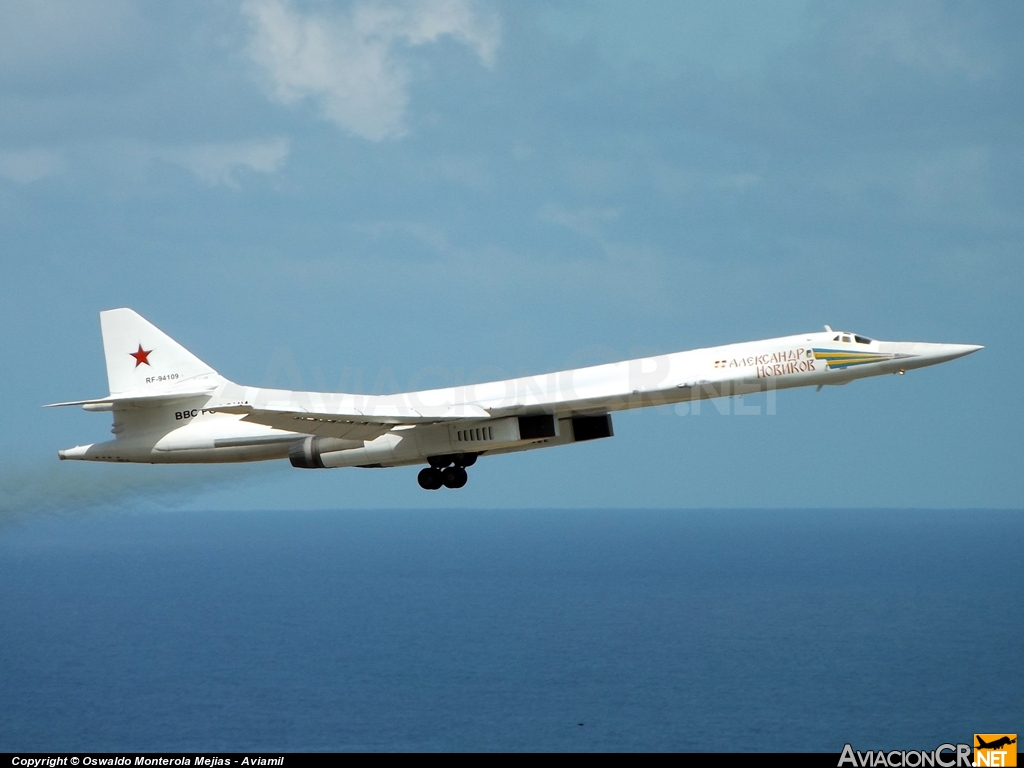 RF-94109 - Tupolev Tu-160 - Russia - Fuerza Aerea
