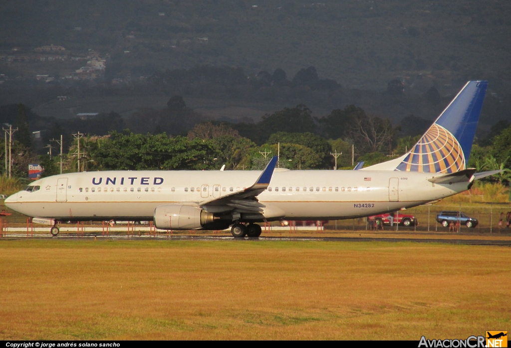 N34282 - Boeing 737-824 - United (Continental Airlines)