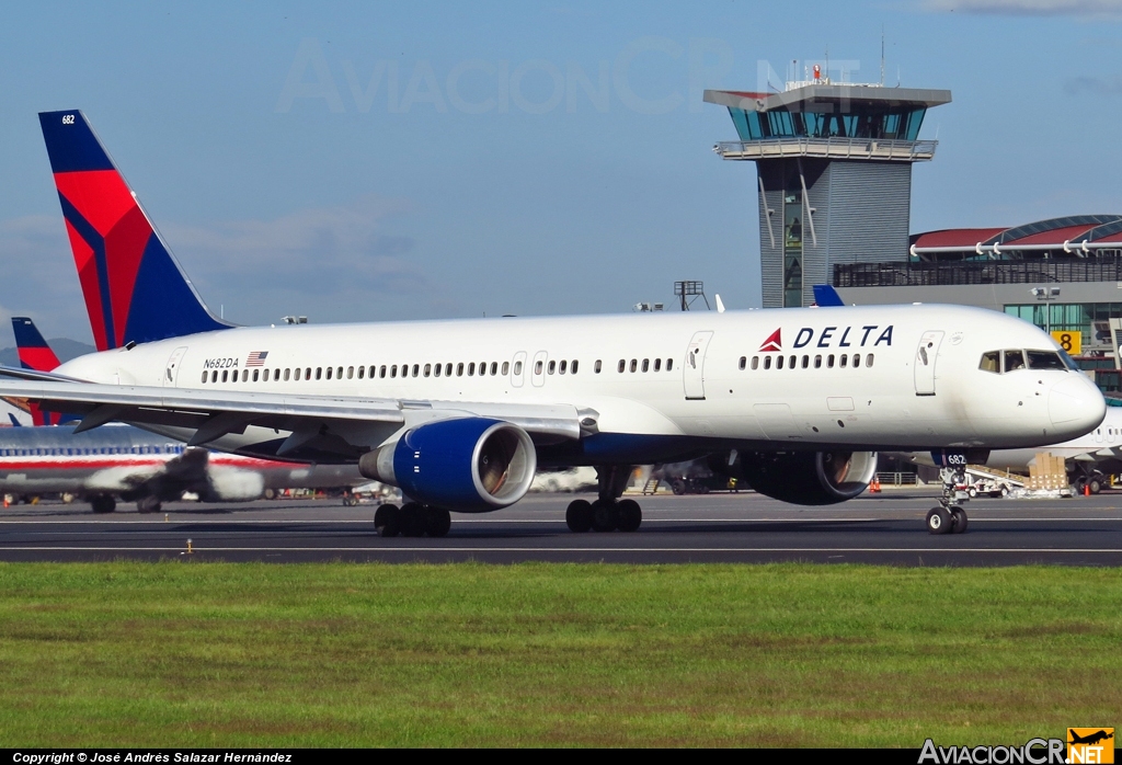 N682DA - Boeing 757-232 - Delta Airlines