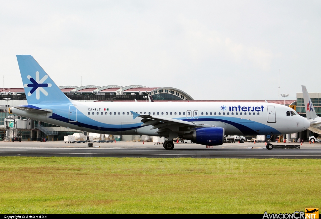 XA-IJT - Airbus A320-200 - Interjet
