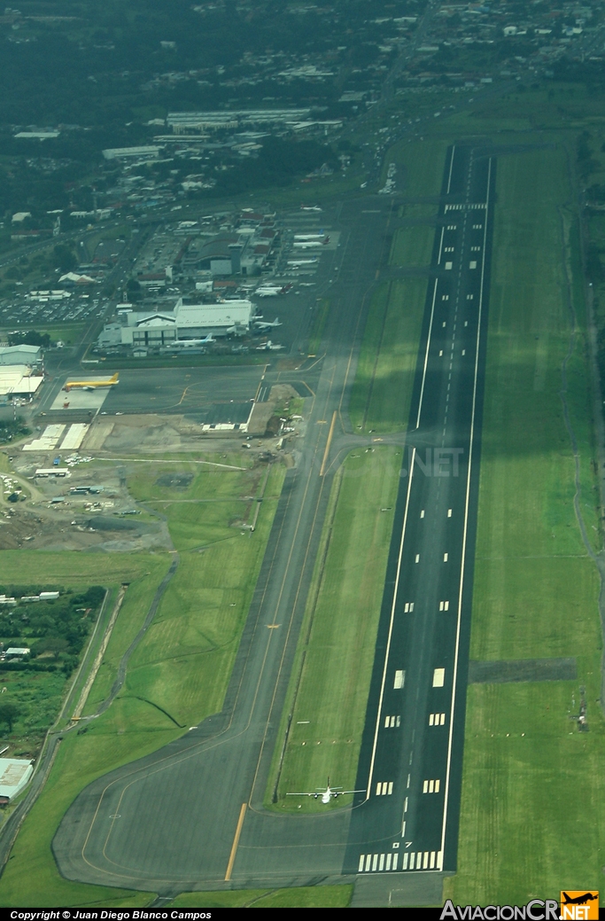 MROC - Aeropuerto - Vista aerea