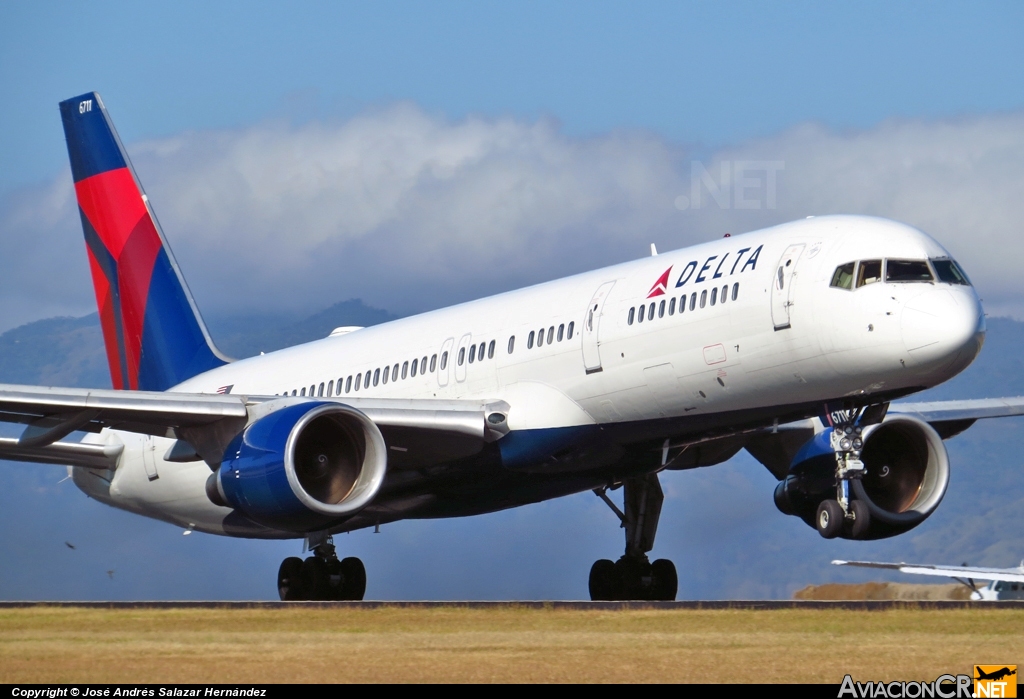 N6711M - Boeing 757-232 - Delta Airlines