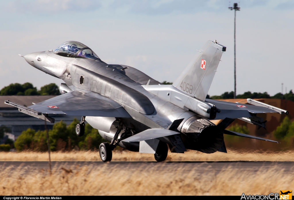 4068 - Lockheed Martin F-16 Fighting Falcon (Genérico) - Fuerza Aérea Polonia