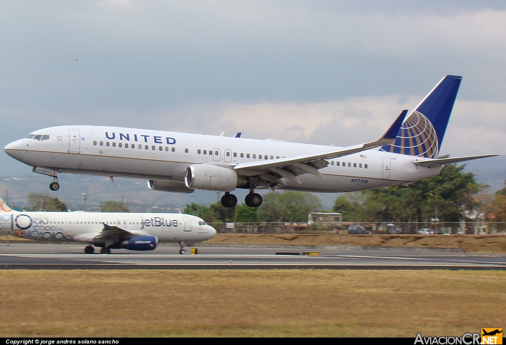 N77520 - Boeing 737-824 - United Airlines