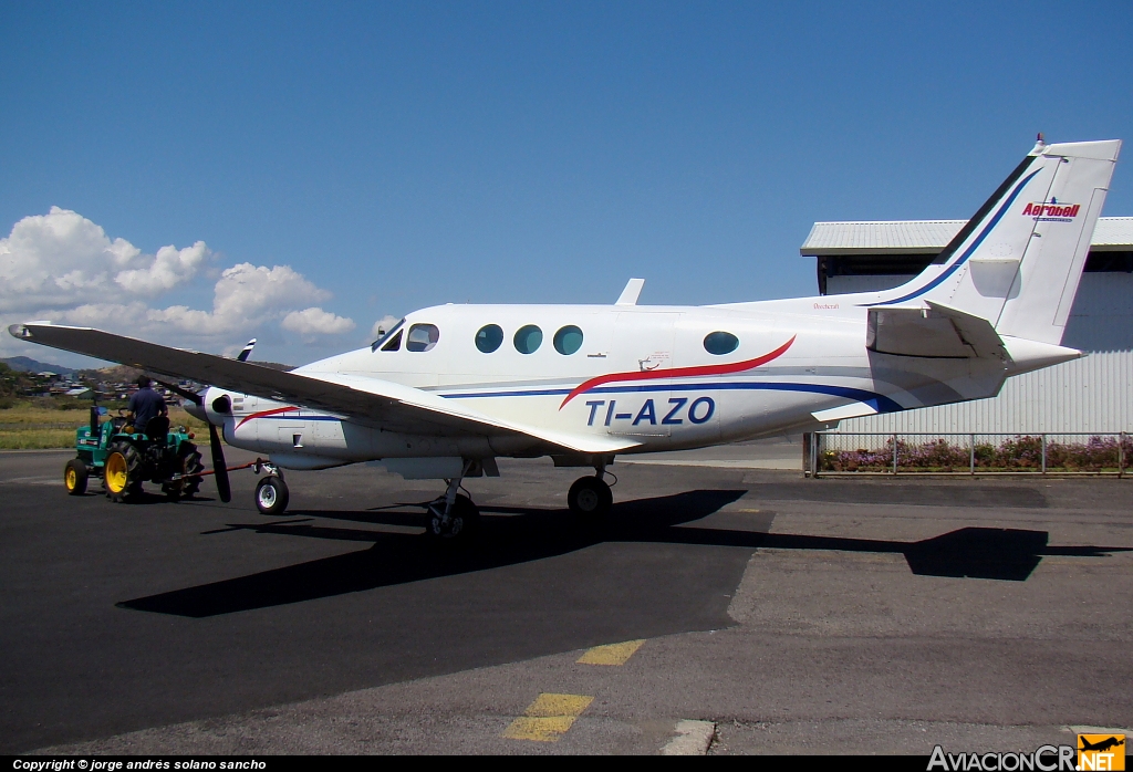 TI-AZO - Beechcraft King Air E90 - Aerobell