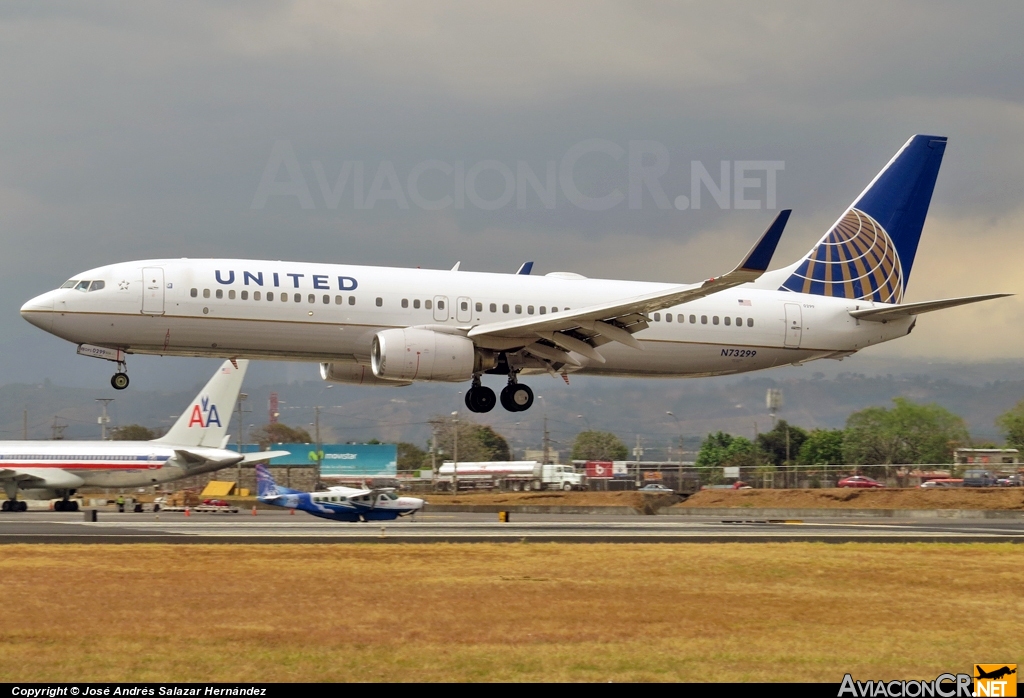 N73299 - Boeing 737-800 - United Airlines