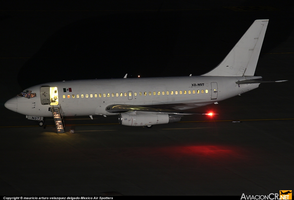 XB-NST - Boeing 737-291/Adv - Desconocida