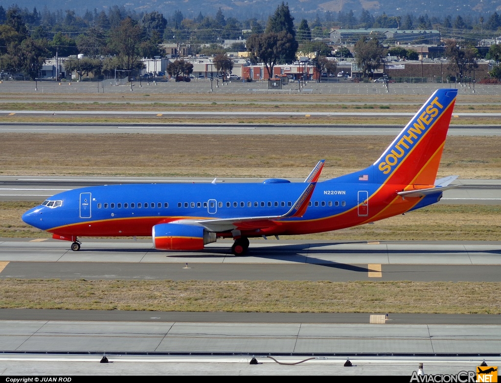 N220WN - Boeing 737-7H4 - Southwest Airlines