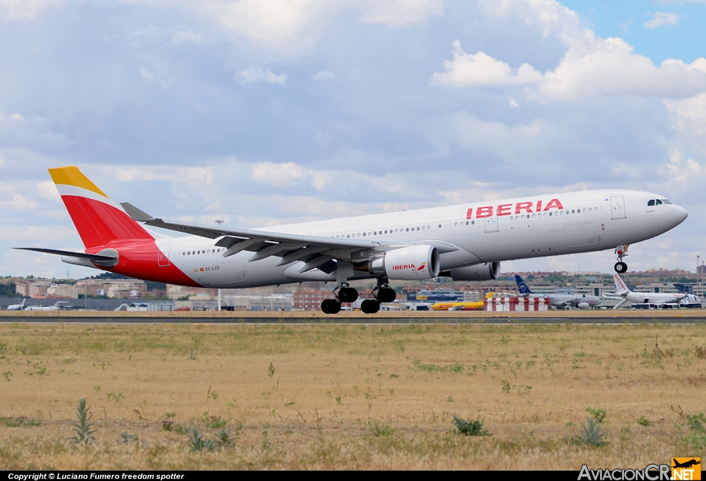 EC-LZX - Airbus A330-302 - Iberia