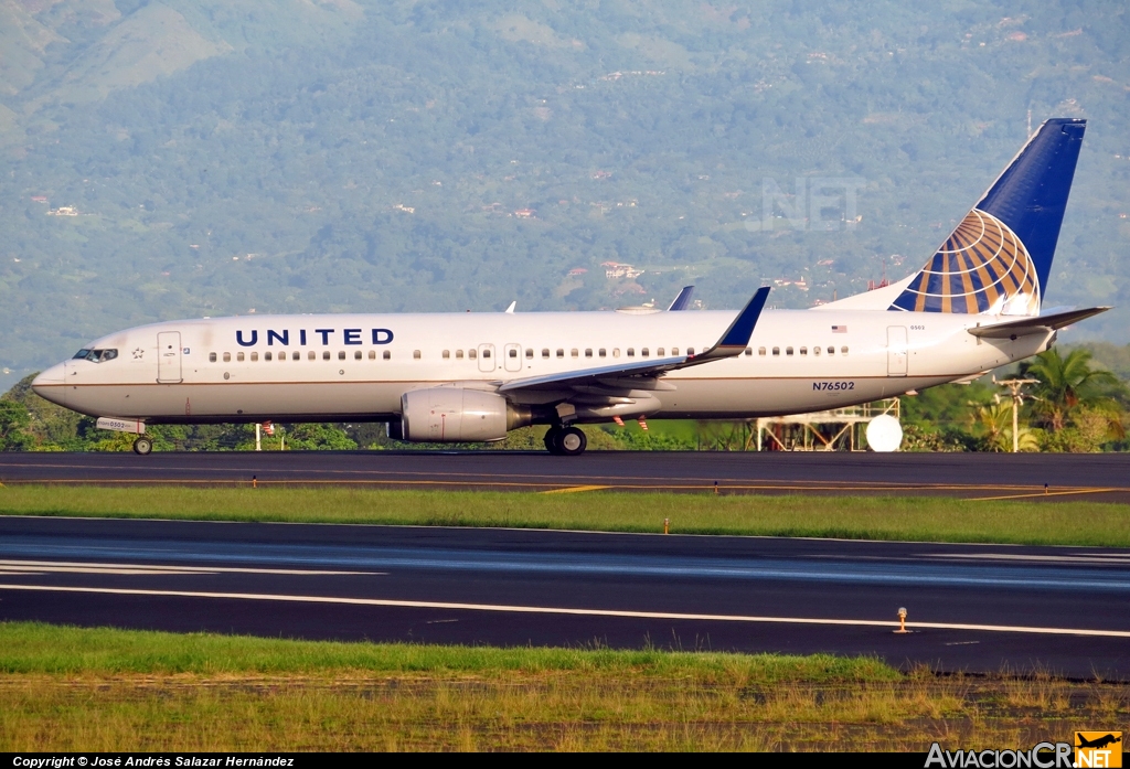 N76502 - Boeing 737-824 - United Airlines