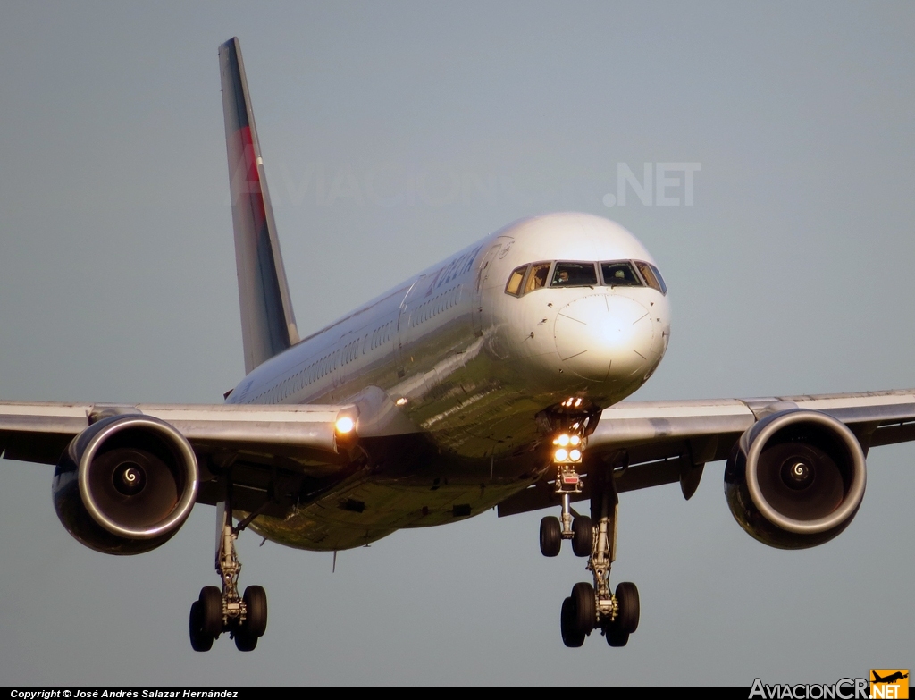 N672DL - Boeing 757-232 - Delta Air Lines