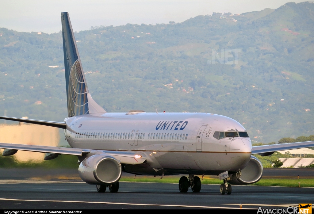 N76502 - Boeing 737-824 - United Airlines