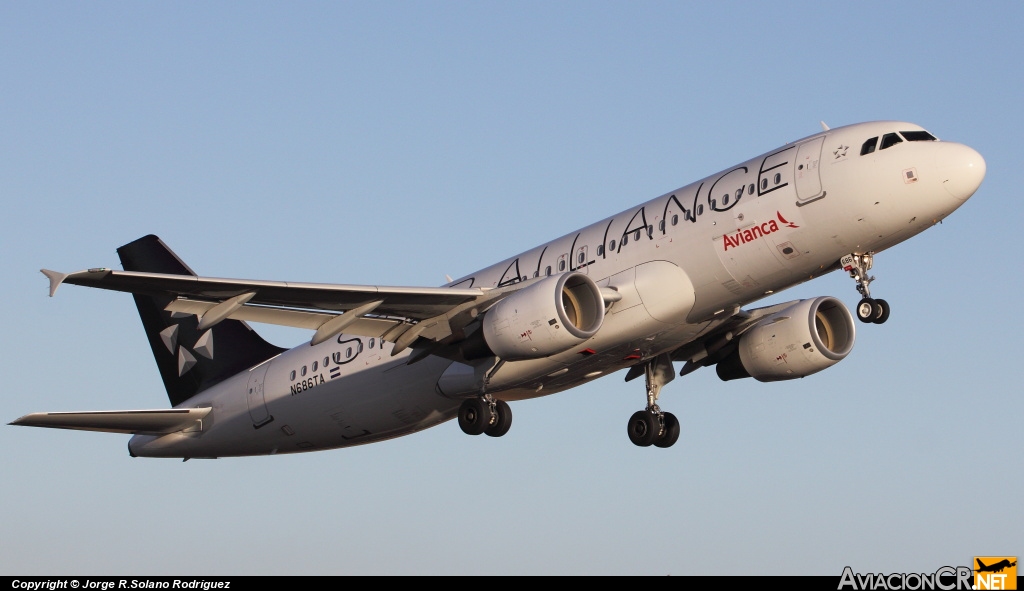N686TA - Airbus A320-214 - Avianca