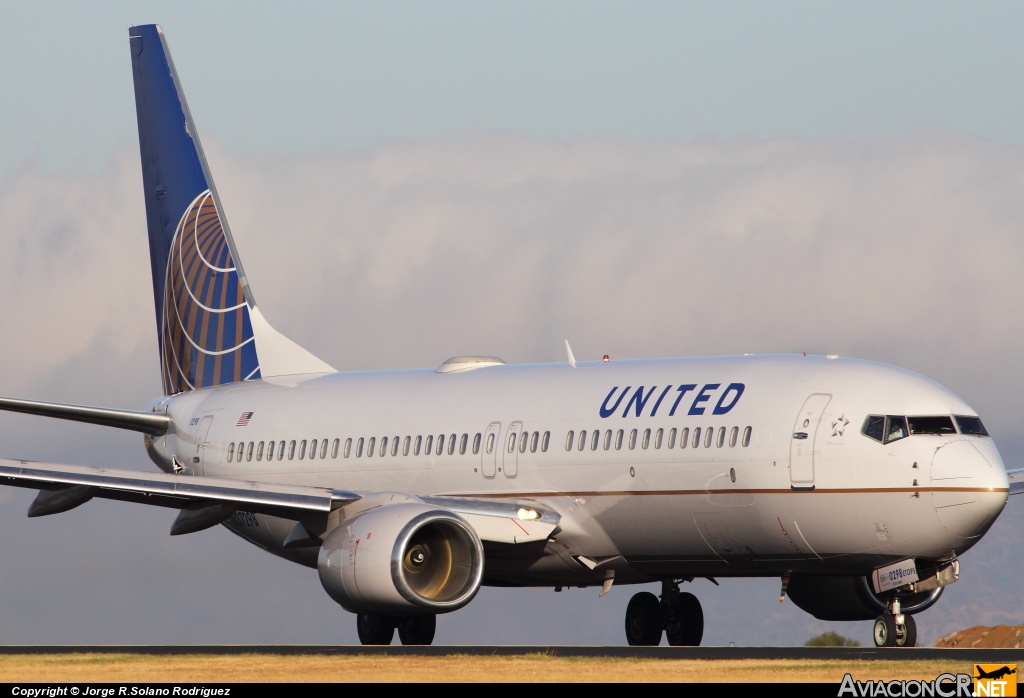 N37298 - Boeing 737-800 - UNITED (United-Continental)