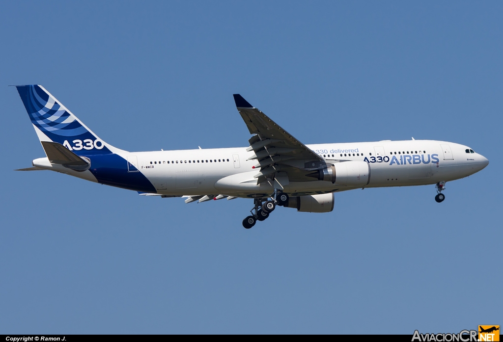 F-WWCB - Airbus A330-203 - Airbus Industrie