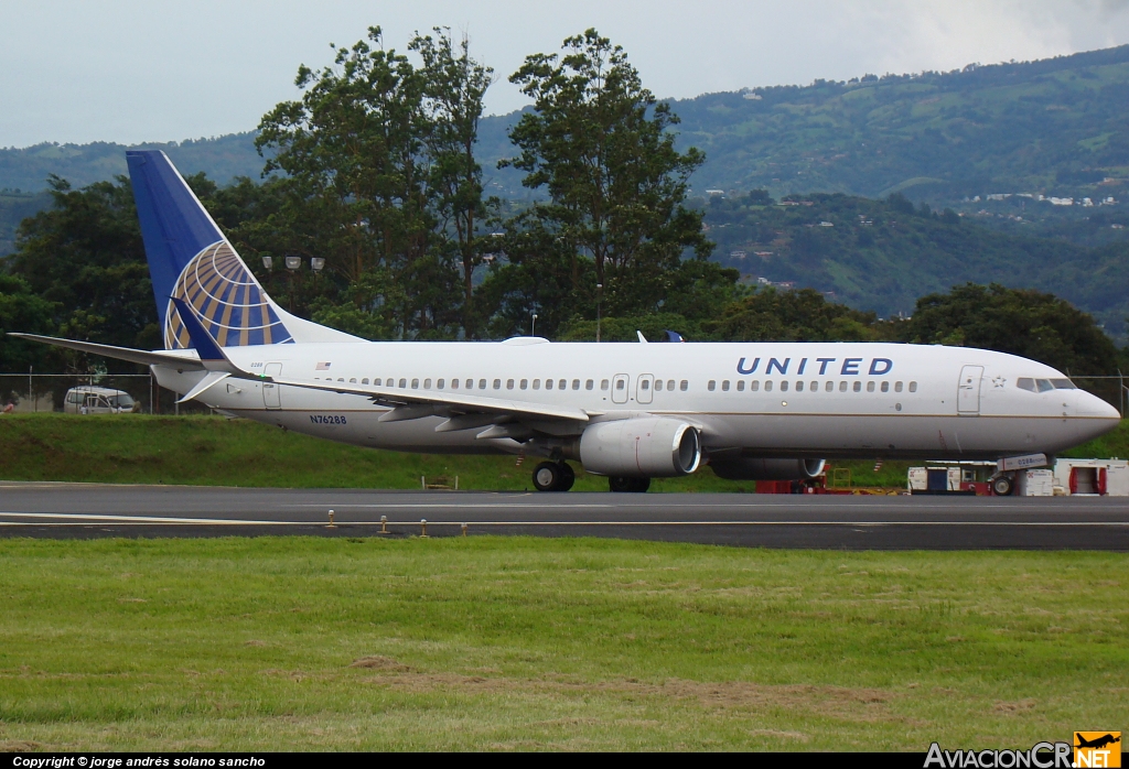 N76288 - Boeing 737-824 - United Airlines
