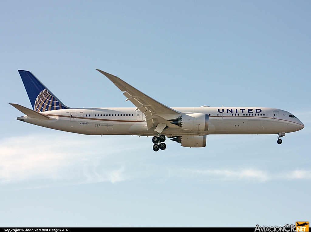 N38950 - Boeing 787-9 - United Airlines