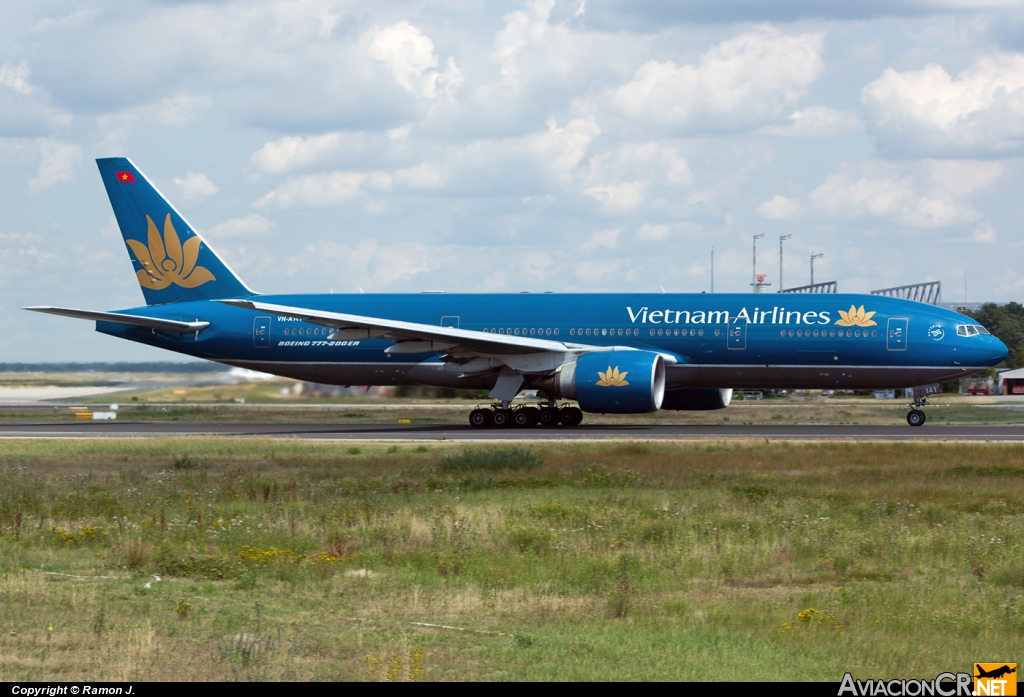 VN-A141 - Boeing 777-2Q8/ER - Vietnam Airlines