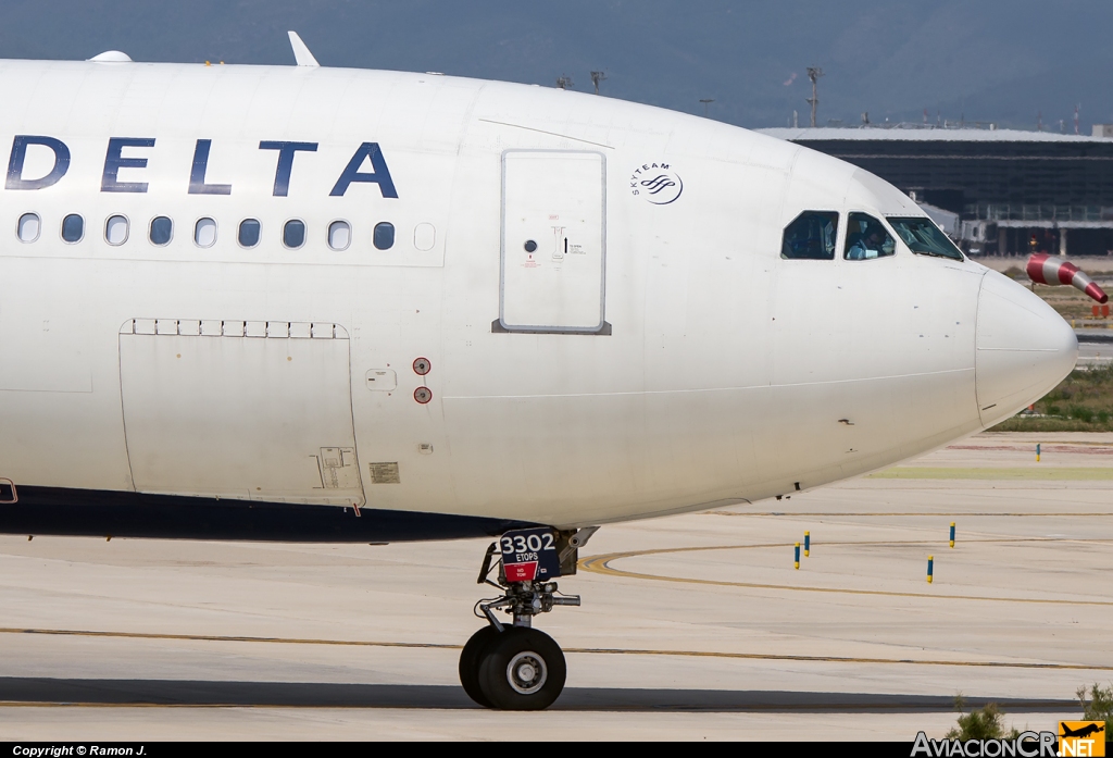 N802NW - Airbus A330-323X - Delta Air Lines