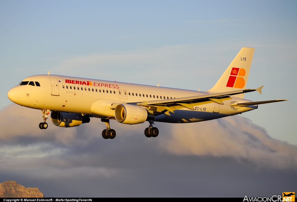 EC-LYE - Airbus A320-216 - Iberia Express