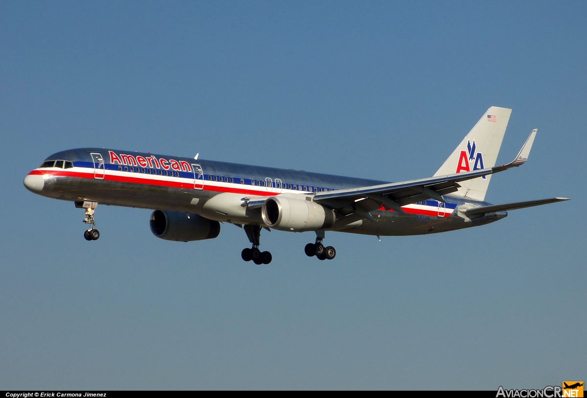 N192AN - Boeing 757-223 - American Airlines
