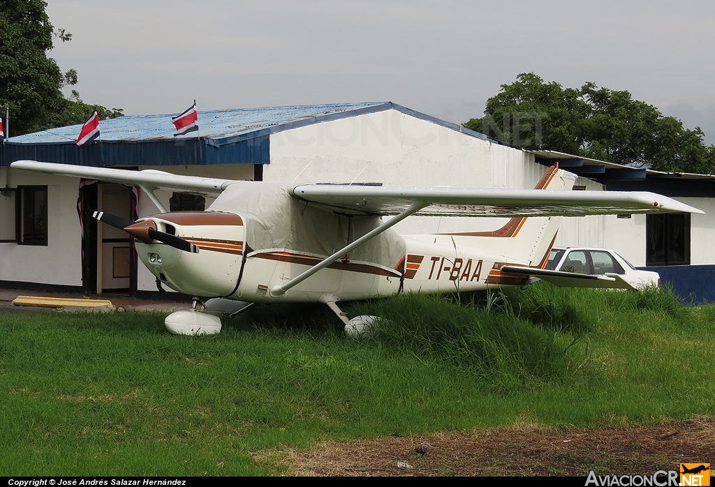 TI-BAA - Cessna 172N Skyhawk 100 II - Privado