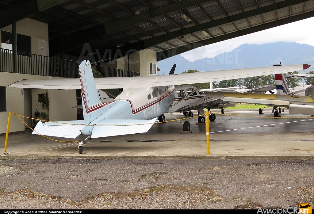 TI-AFK - Cessna 180D Skywagon - Privado