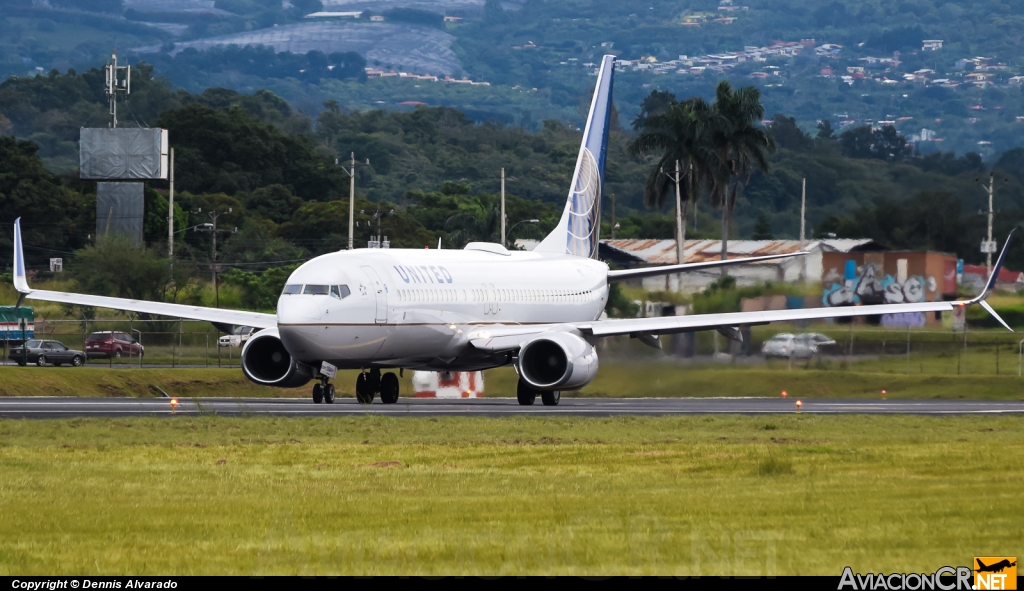 N76504 - Boeing 737-824 - United Airlines
