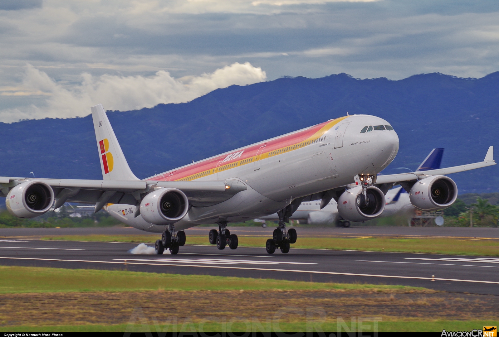 EC-JNQ - Airbus A340-642 - Iberia