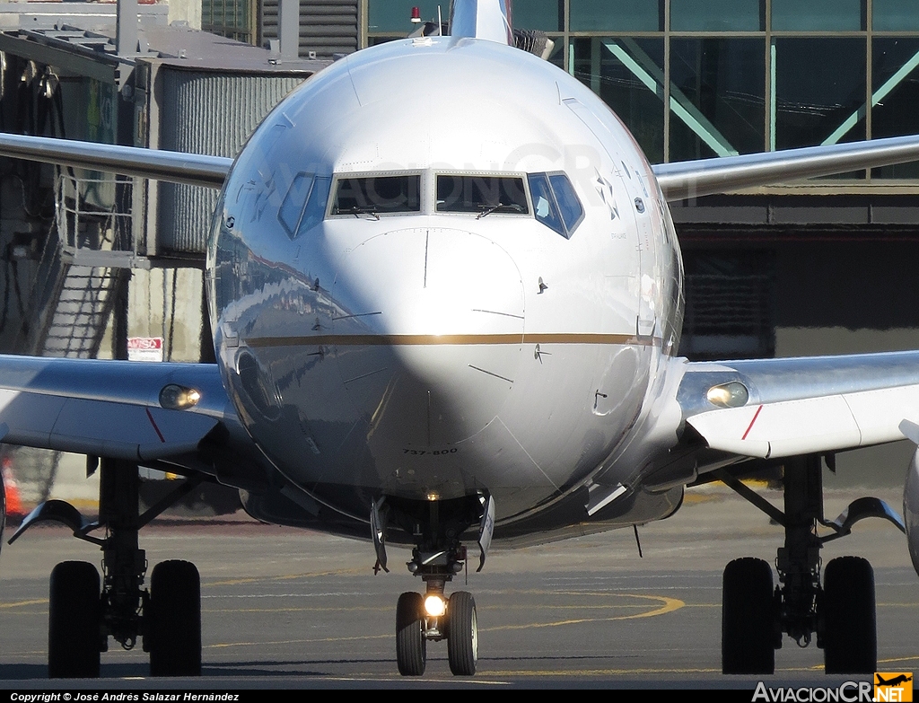 N77258 - Boeing 737-824 - United Airlines