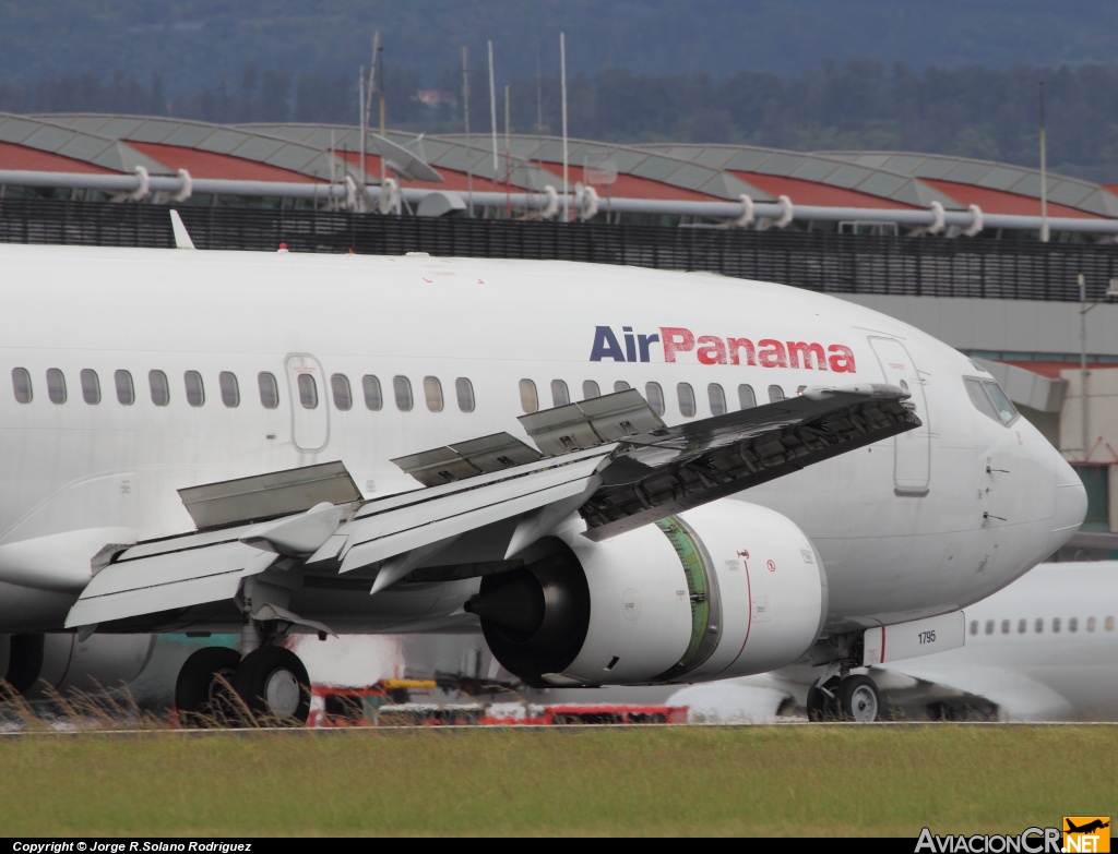 HP-1795PST - Boeing 737-33A - Air Panama