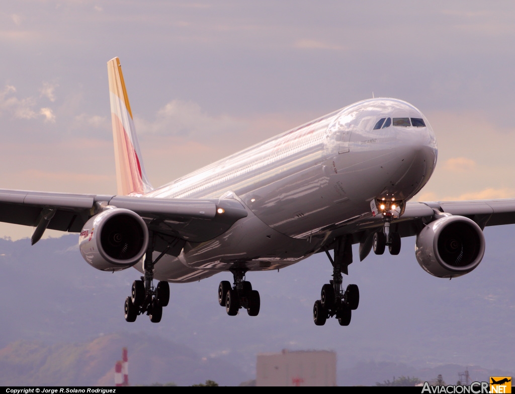 EC-LEV - Airbus A340-642 - Iberia