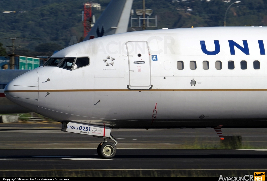 N14242 - Boeing 737-824 - United Airlines