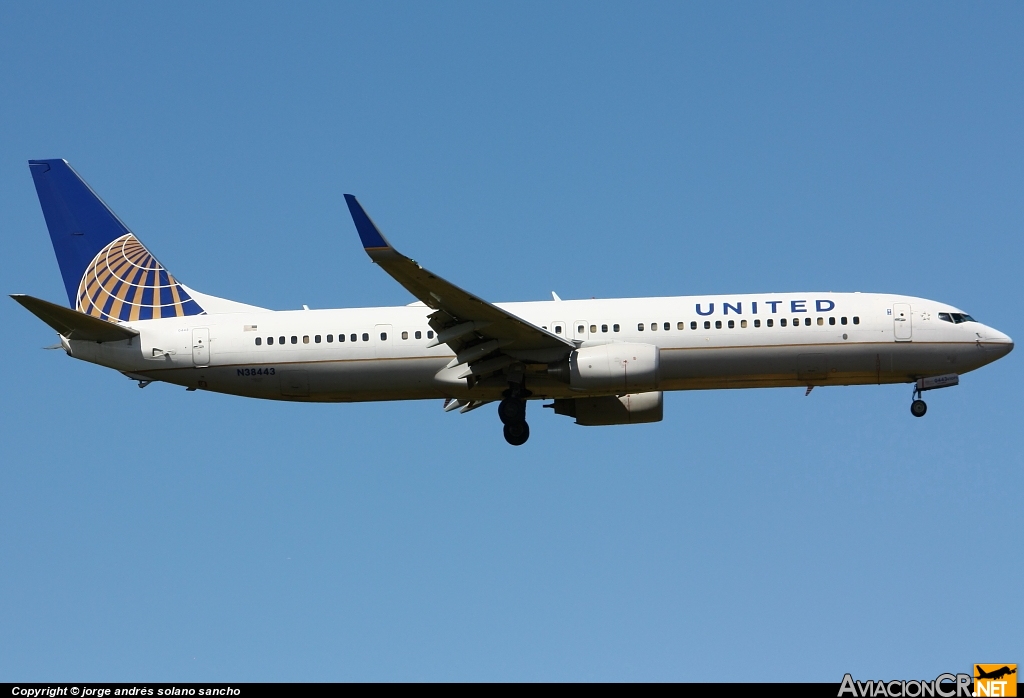 N38443 - Boeing 737-924ER - United Airlines