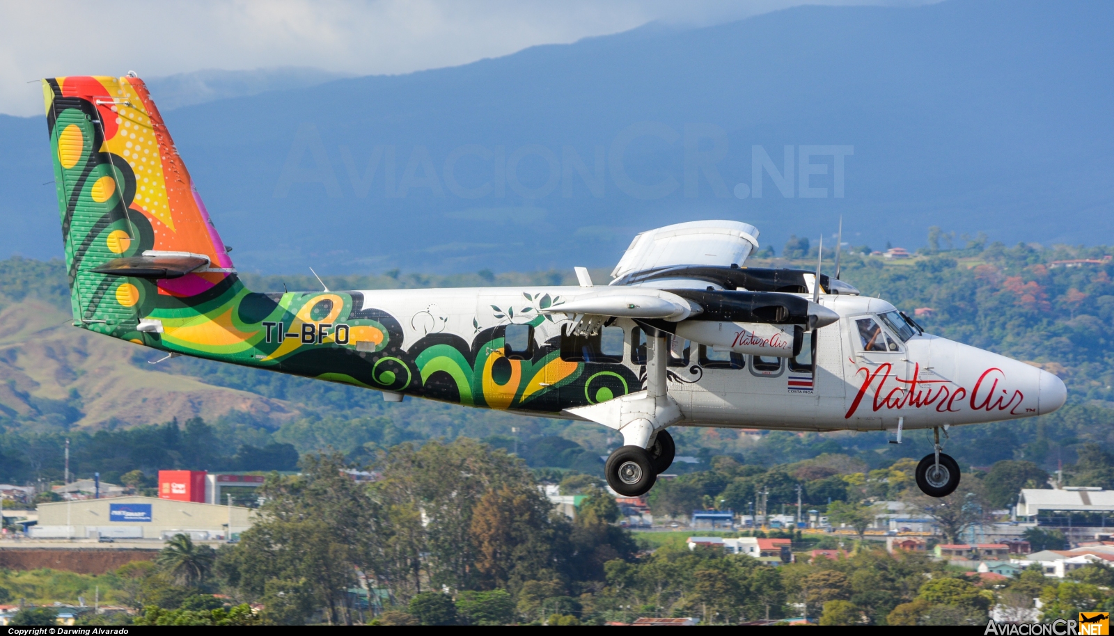 TI-BFO - De Havilland Canada DHC-6-300 Twin Otter/VistaLiner - Nature Air