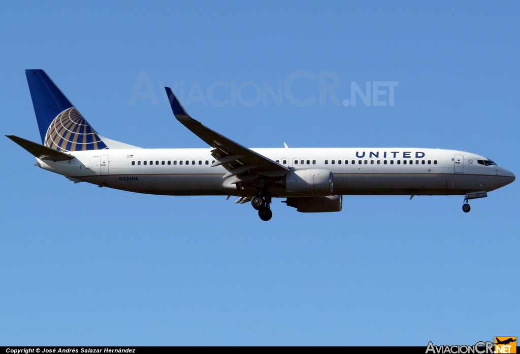 N32404 - Boeing 737-924 - United Airlines