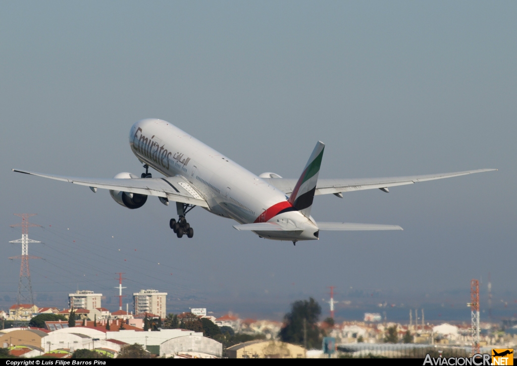 A6-ECY - Boeing 777-31H/ER - Emirates