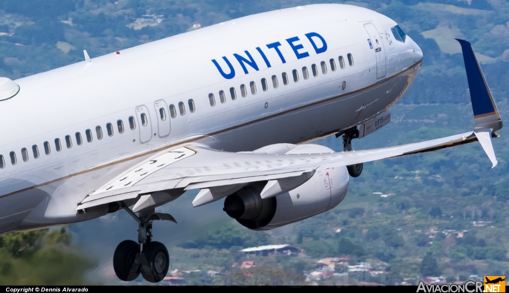N76515 - Boeing 737-824 - United Airlines