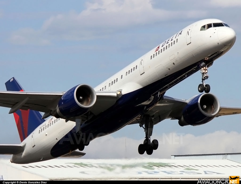 N699DL  - Boeing 757-232 - Delta Airlines