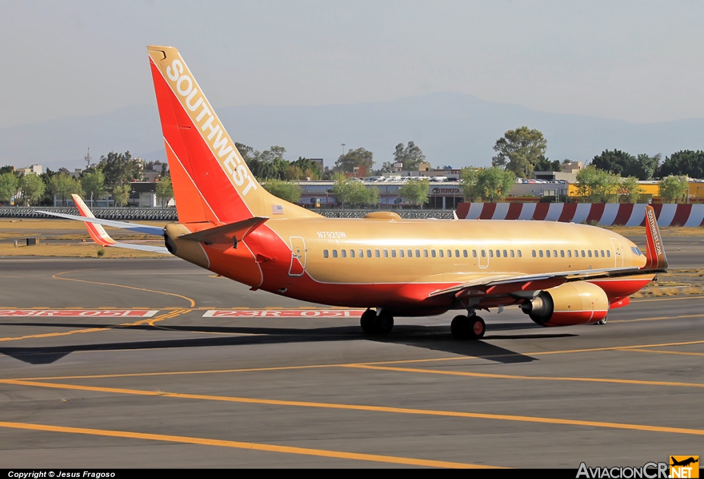 N792SW - Boeing 737-7H4 - Southwest Airlines