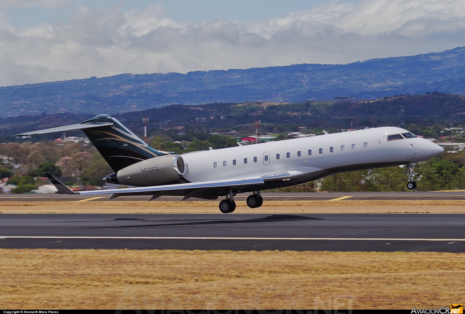 N612FG - Bombardier BD-700-1A10 Global Express - Privado