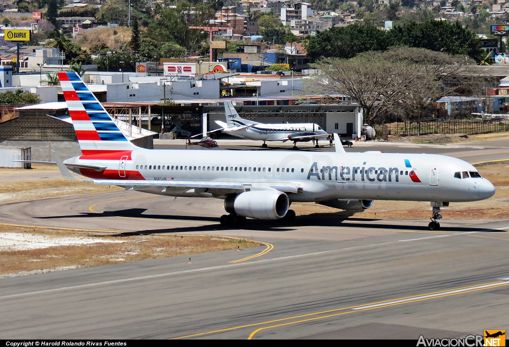 N185AN - Boeing 757-223 - American Airlines