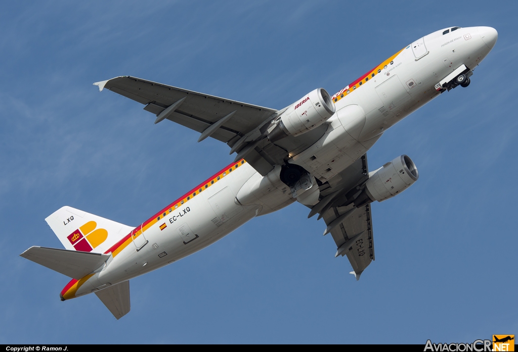 EC-LXQ - Airbus A320-216 - Iberia